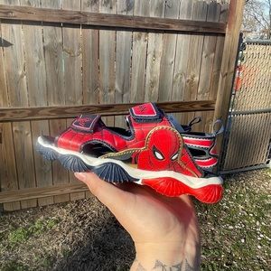 Toddler Boys' Marvel Spider-Man Light Up Sandals 🕸️